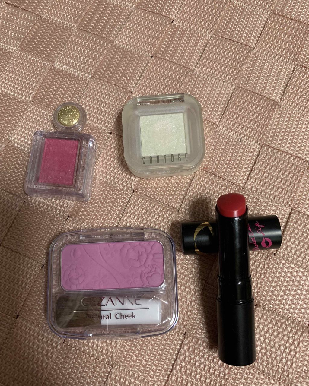 シャドーカスタマイズ/MAJOLICA MAJORCA/単色アイシャドウを使ったクチコミ(1枚目)