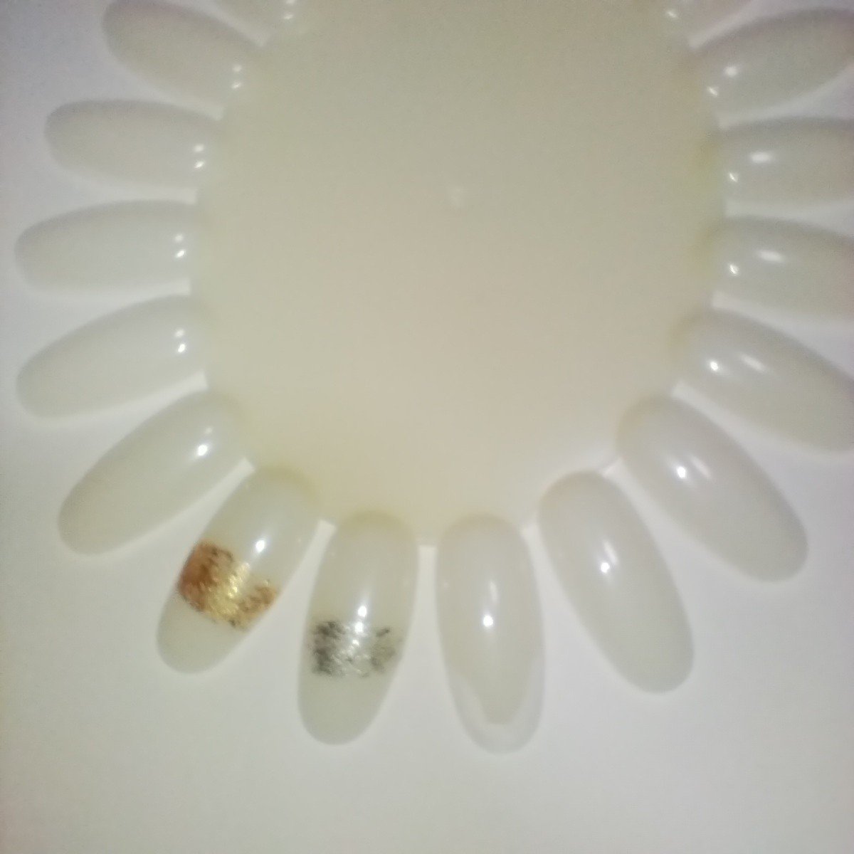 ネイル エナメル 細筆タイプ 009 シルバー系ラメ（細筆）/ちふれ/マニキュアを使ったクチコミ（2枚目）