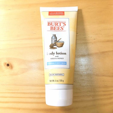 BURT'S BEES ミルク&ハニーボディローションのクチコミ「◆BURT'S BEES
　ボディーローション　ミルク&ハニー
　お値段覚えてません…

ハワ.....」（1枚目）