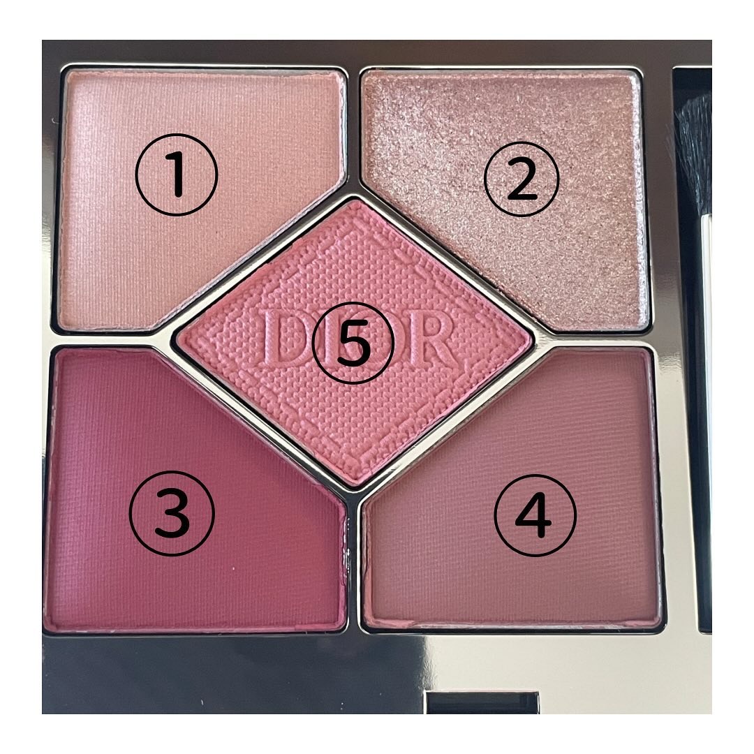 ディオールショウ サンク クルール 823 ローザ ムタビリス/Dior/アイシャドウを使ったクチコミ（2枚目）