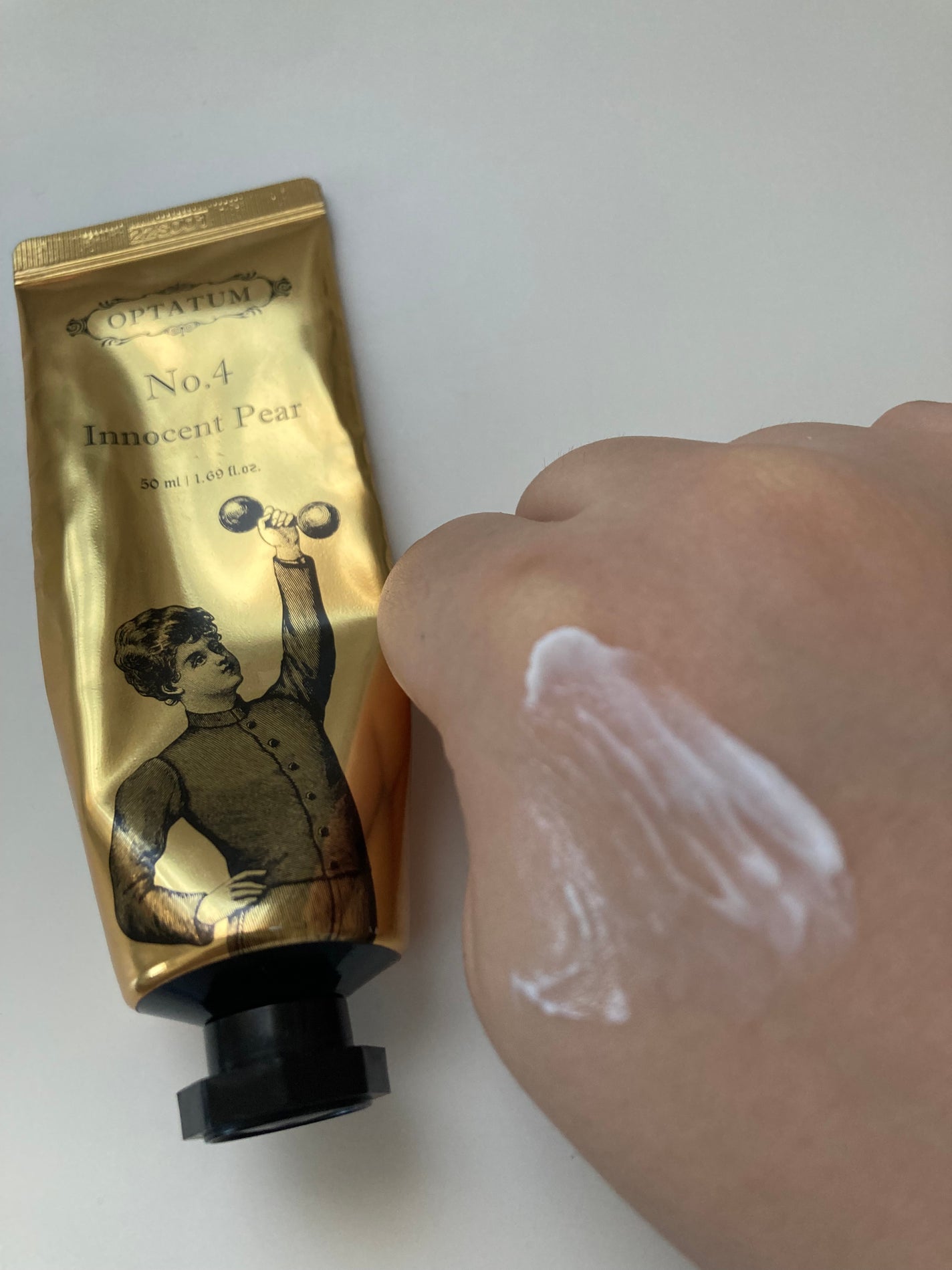 パフュームハンドクリーム グリーンデュー/オプタウム/ハンドクリームを使ったクチコミ(2枚目)