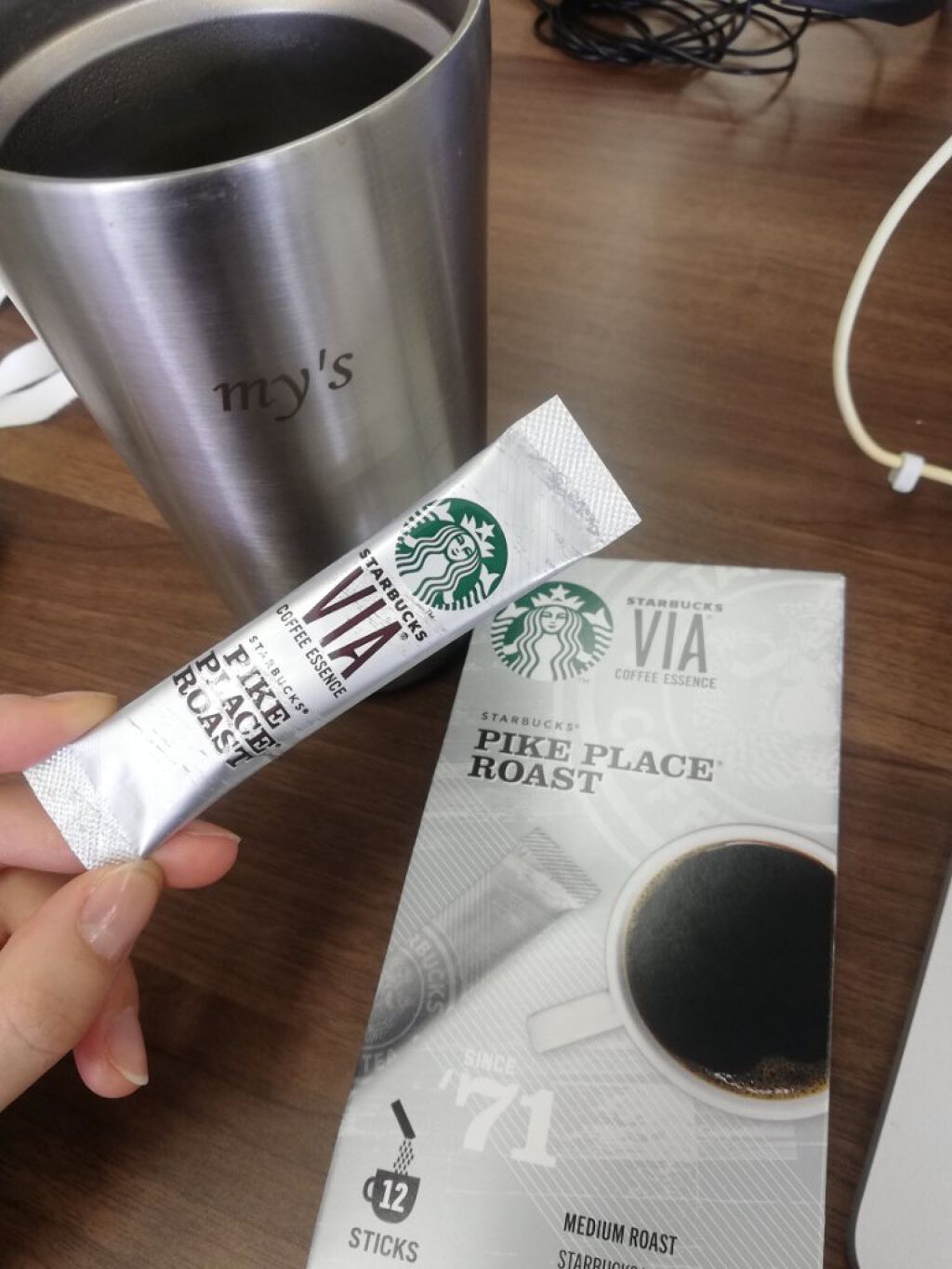 maco on LIPS 「朝何飲んでる??私はスタバのインスタントコーヒー(粉)でパパっ..」(1枚目)