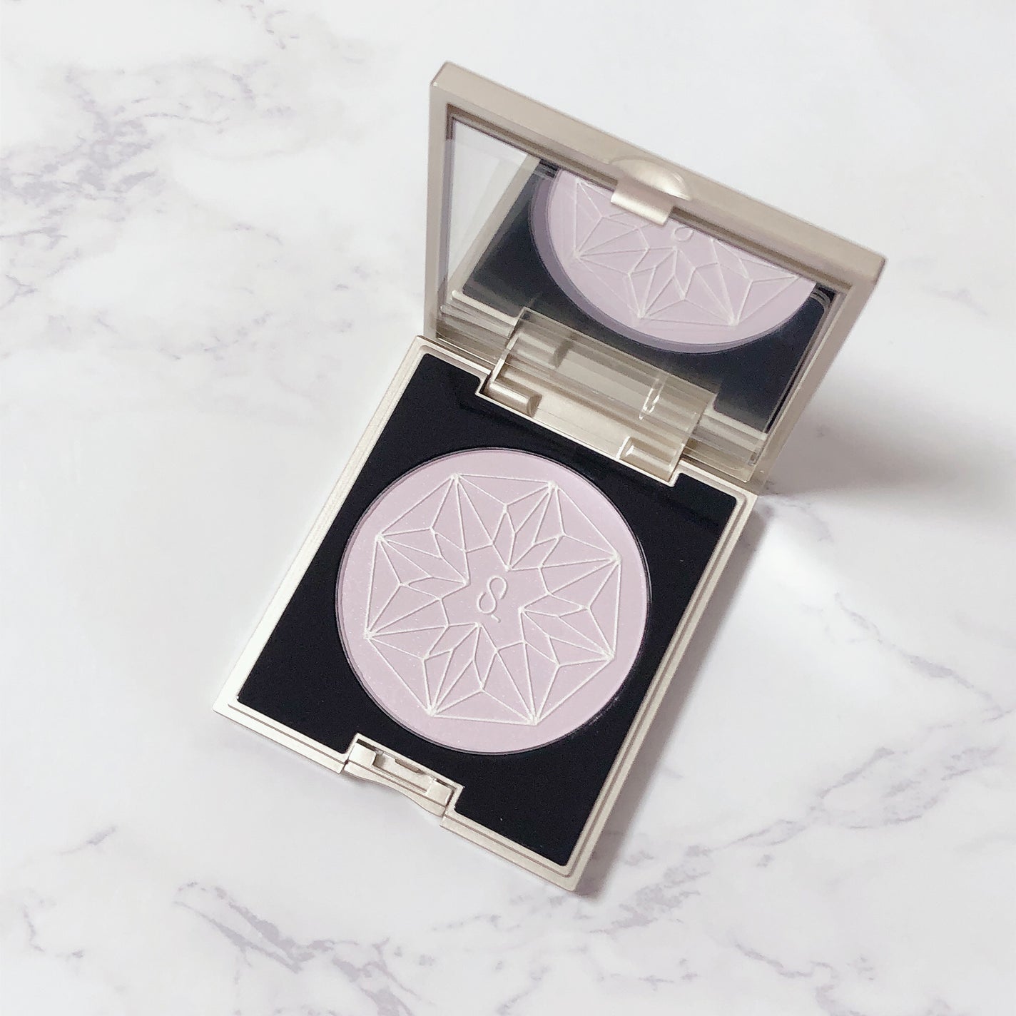 20th アニバーサリー フェイス コンパクト/SUQQU/パウダーハイライトを使ったクチコミ(8枚目)