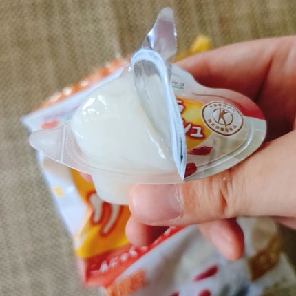 マンナンフーズ ララクラッシュのクチコミ「
久しぶりの蒟蒻畑
クラッシュタイプがあるのは知ってましたが食べるのは初めて
ゆるいゼリーの中.....」(3枚目)