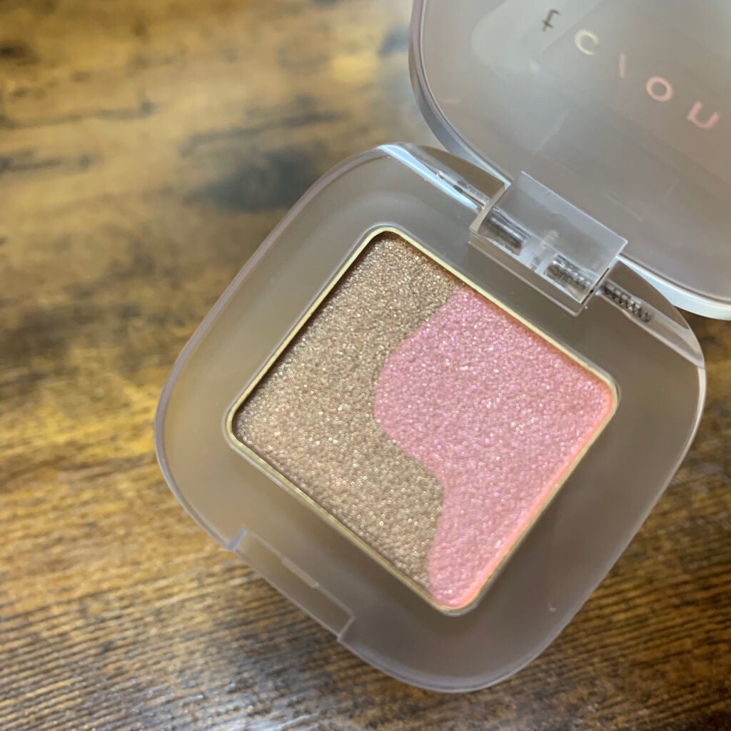 ペタル フロート アイシャドウ/to/one/アイシャドウパレットを使ったクチコミ(2枚目)