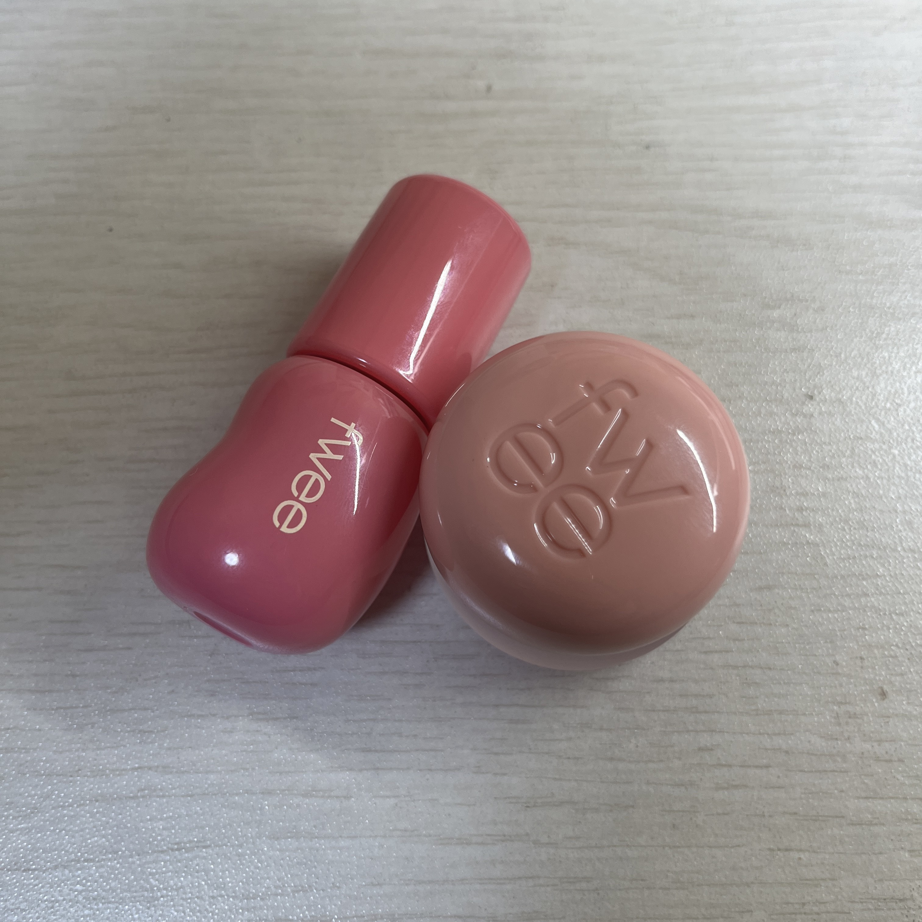 フィー 3Dボリューミンググロス/fwee/リップグロスを使ったクチコミ（1枚目）