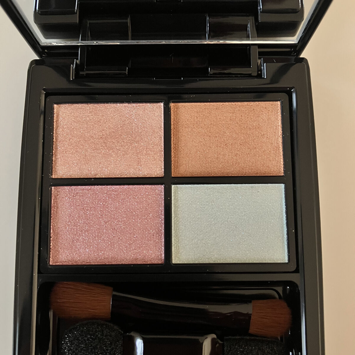 ミネラルクラッシィシャドー/エトヴォス/アイシャドウパレットを使ったクチコミ（3枚目）