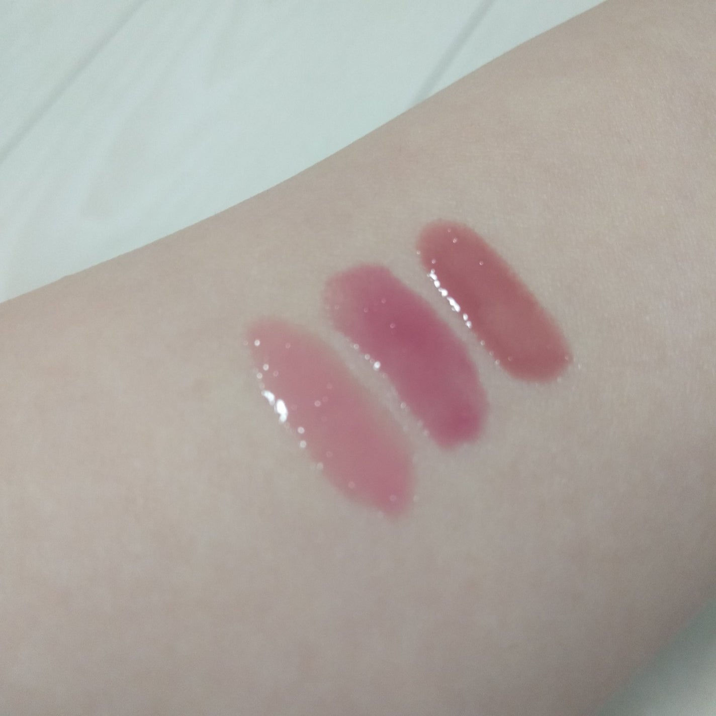 グラスティングカラーグロス/rom&nd/リップグロスを使ったクチコミ(3枚目)