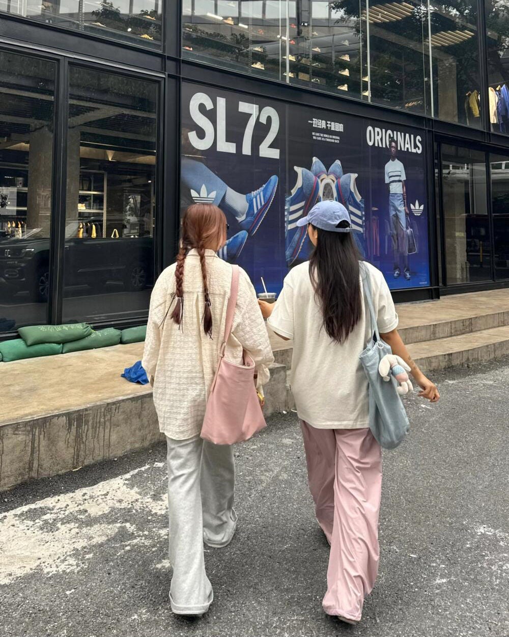 ひとみ on LIPS 「即座に応える友情はとても幸せです#コーデ#韓国雑貨#韓国ファッ..」(5枚目)