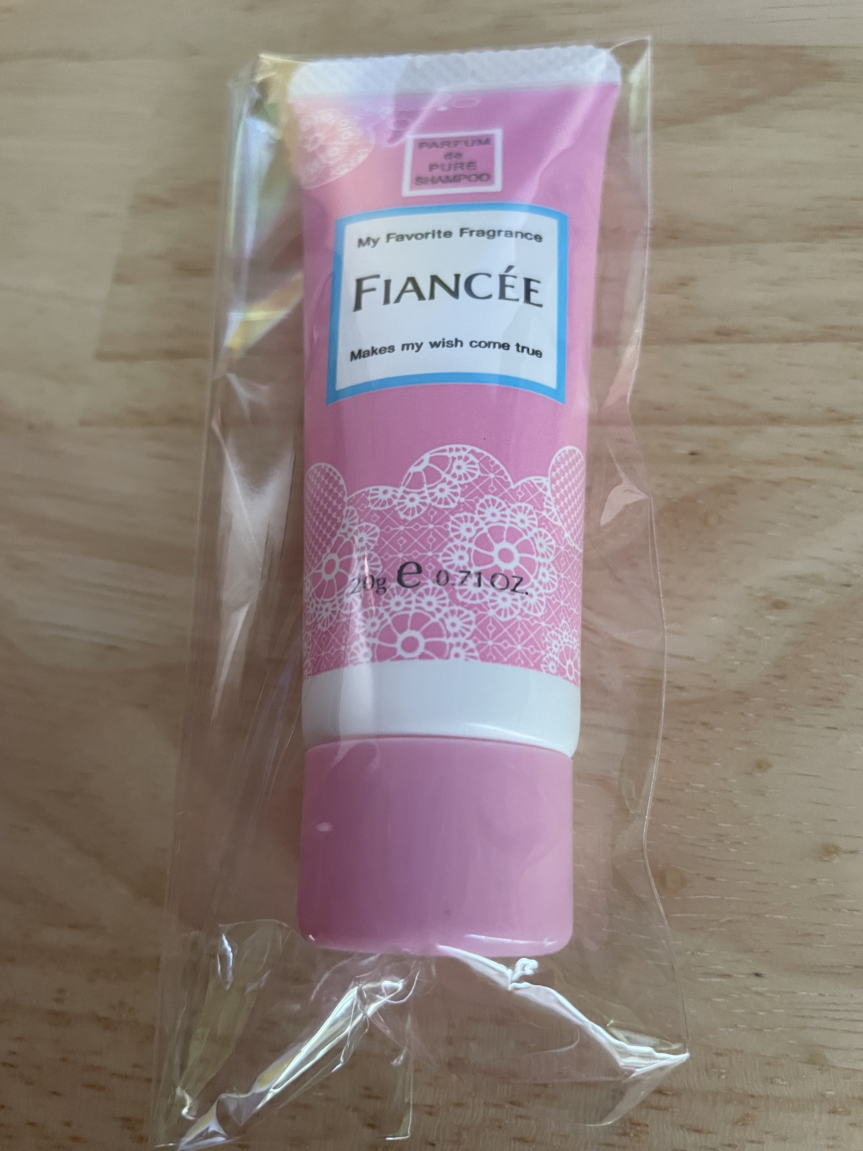 ハンドクリーム ピュアシャンプーの香り/フィアンセ/ハンドクリームを使ったクチコミ（2枚目）