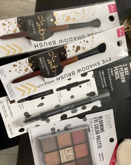 UR GLAM BLOOMING EYE COLOR PALETTE/U R GLAM/アイシャドウパレットを使ったクチコミ(2枚目)