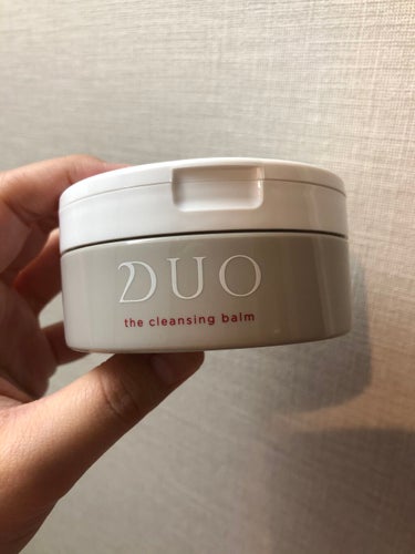 #DUO
#ザ クレンジングバーム

使い切りレビュー！
結構前にクリアやホワイトは使ったことありますが、赤のタイプは使ったことなかったので買ってみました✌🏻

体温で溶けるバームで、肌に密着してメイク