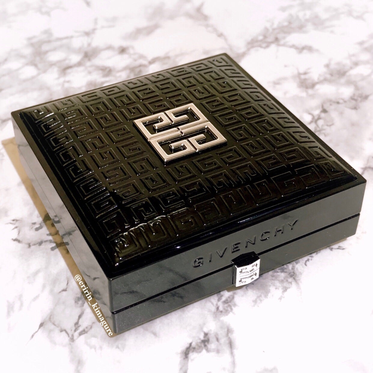 プリズム・リーブル・スキンケアリング・グロウ・クッション/GIVENCHY/クッションファンデーションを使ったクチコミ(2枚目)