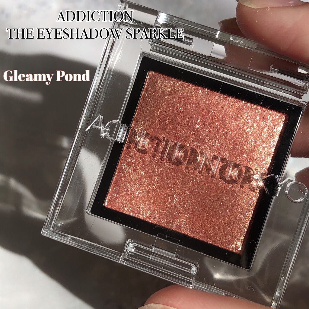 ADDICTION:ザ アイシャドウ スパークル
015SPGleamy Pond
----------------------------------------------------------
ADDICTIONの旧パケは持っていな