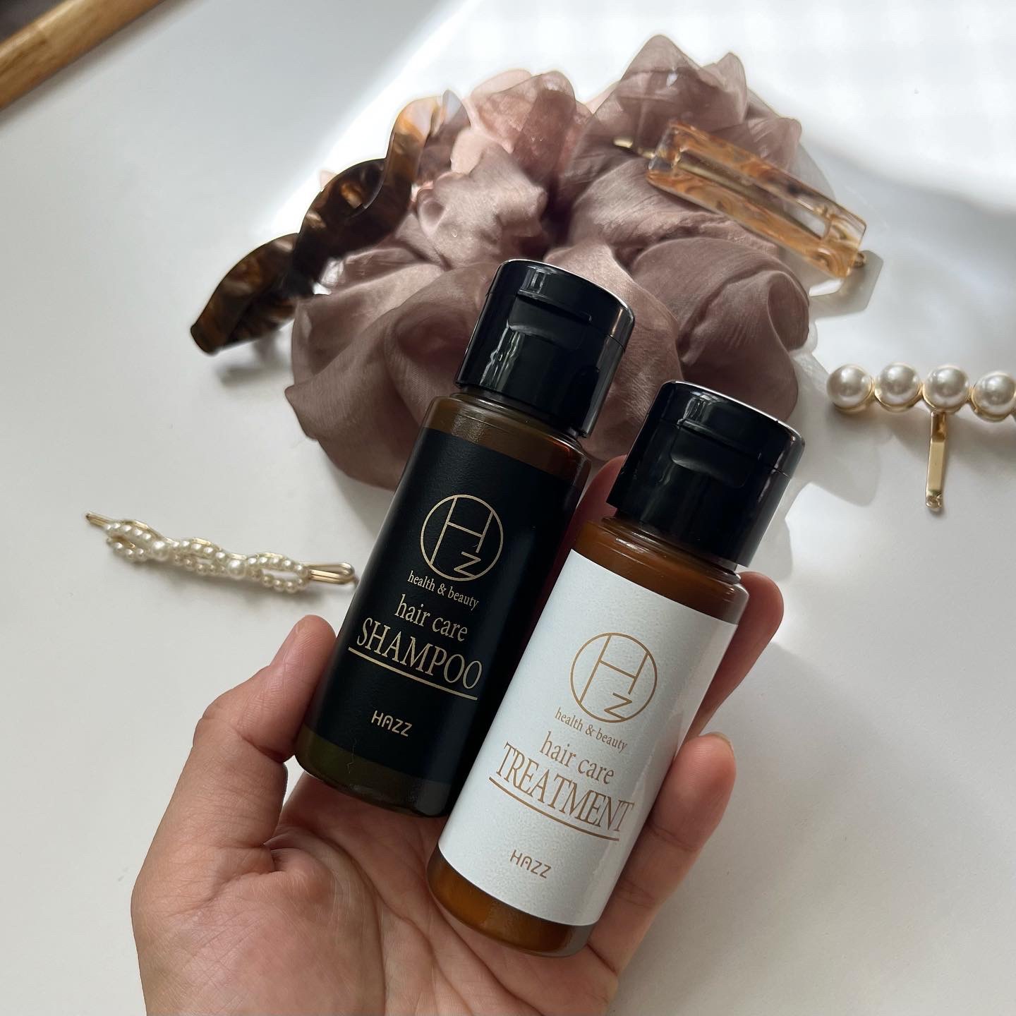 ストレートリペアシャンプー／トリートメント / Hz(ハーズ)の