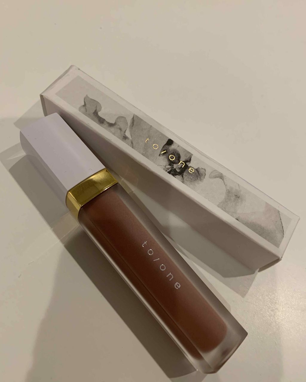 トーン ペタル エッセンス グロス/to/one/リップグロスを使ったクチコミ（1枚目）