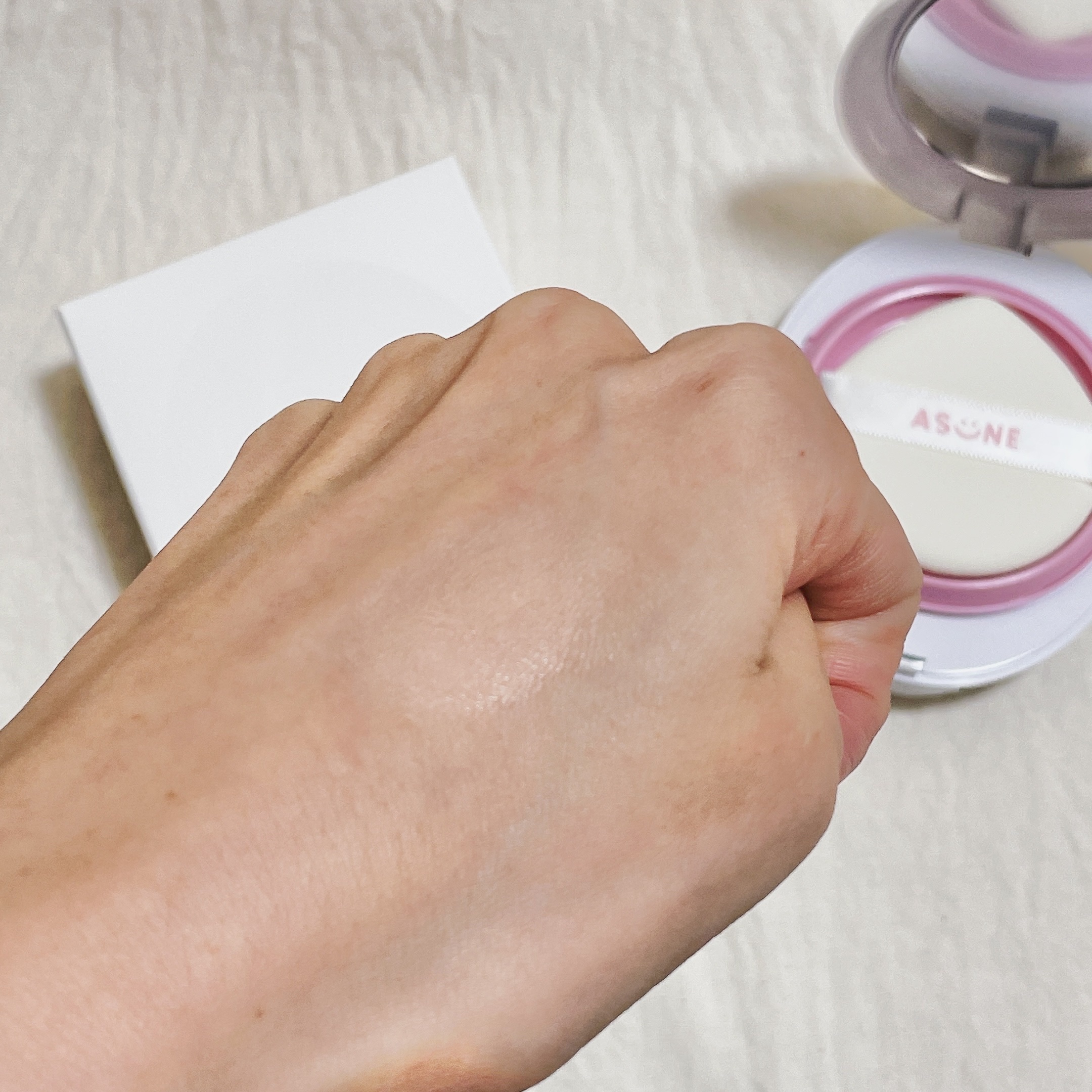 デューイーメッシュファンデーション/ASUNE /クッションファンデーションを使ったクチコミ（2枚目）