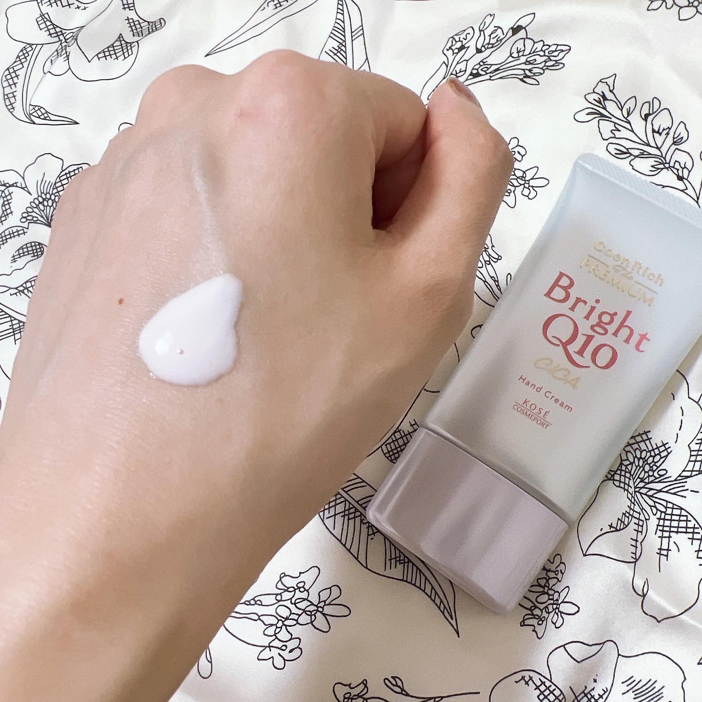 コエンリッチ ザ プレミアム ライトアップ モイストガード ハンドクリーム/コエンリッチQ10/ハンドクリームを使ったクチコミ（2枚目）