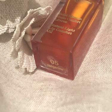 コンフォート リップオイル  05 tangerine /CLARINS/リップグロスを使ったクチコミ（2枚目）