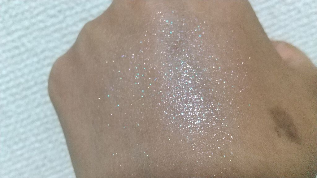 クチュール ホログラム パウダー/YVES SAINT LAURENT BEAUTE/ボディパウダーを使ったクチコミ（2枚目）