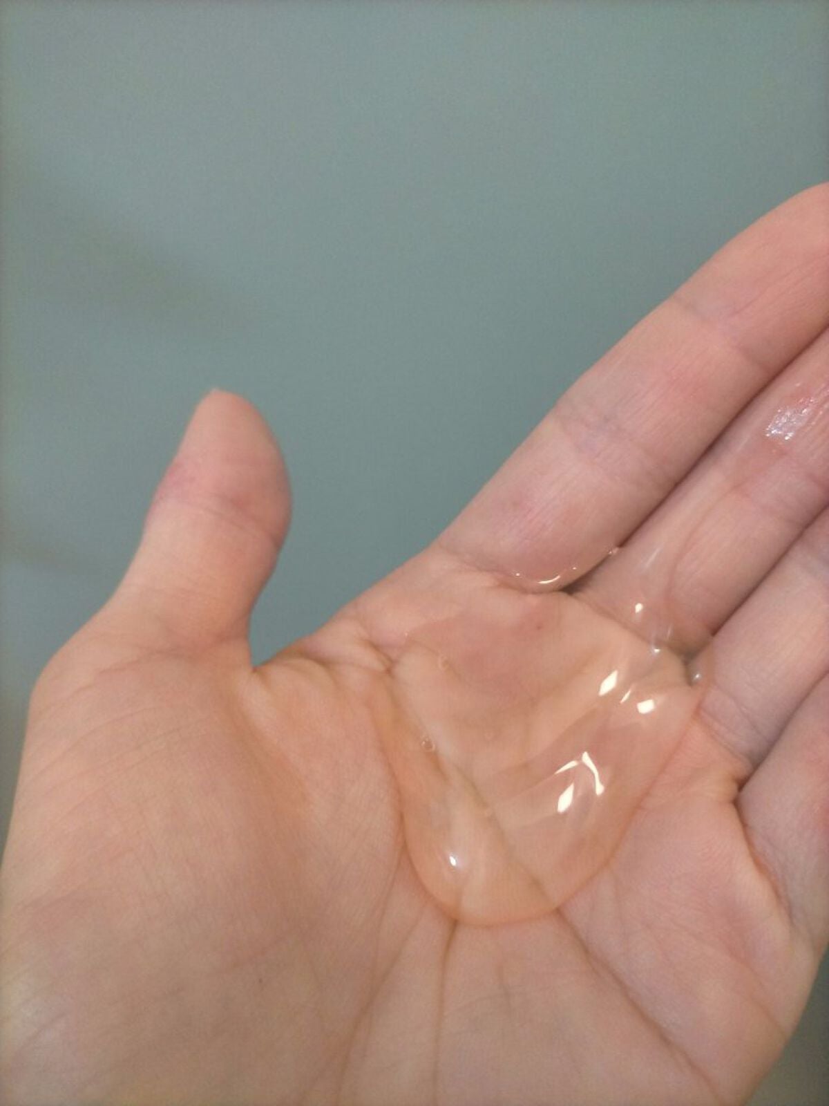 kyo5 on LIPS 「シャンプーは保水ジェル状になっていて普段シャンプーを洗い流すと..」(2枚目)