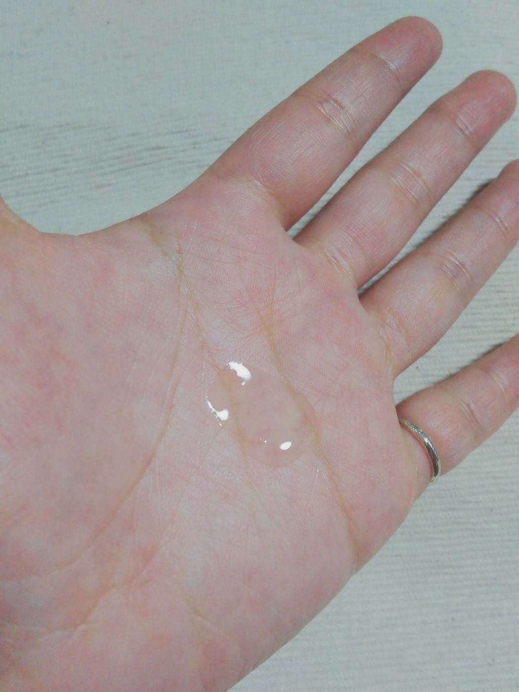 海藻 ヘア エッセンス しっとり/ラサーナ/ヘアオイルを使ったクチコミ(4枚目)