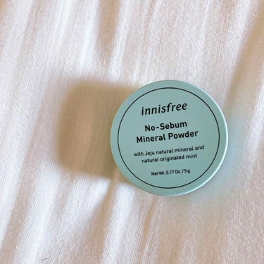 innisfreeノーセバム ミネラルパウダー

偶然見かけて、なんかこれ人気って見たことあるから買ってみよう！と思って思いつきで買ったんだけど、すごくよかった！

他のパウダー使ったときはなんか粉浮き