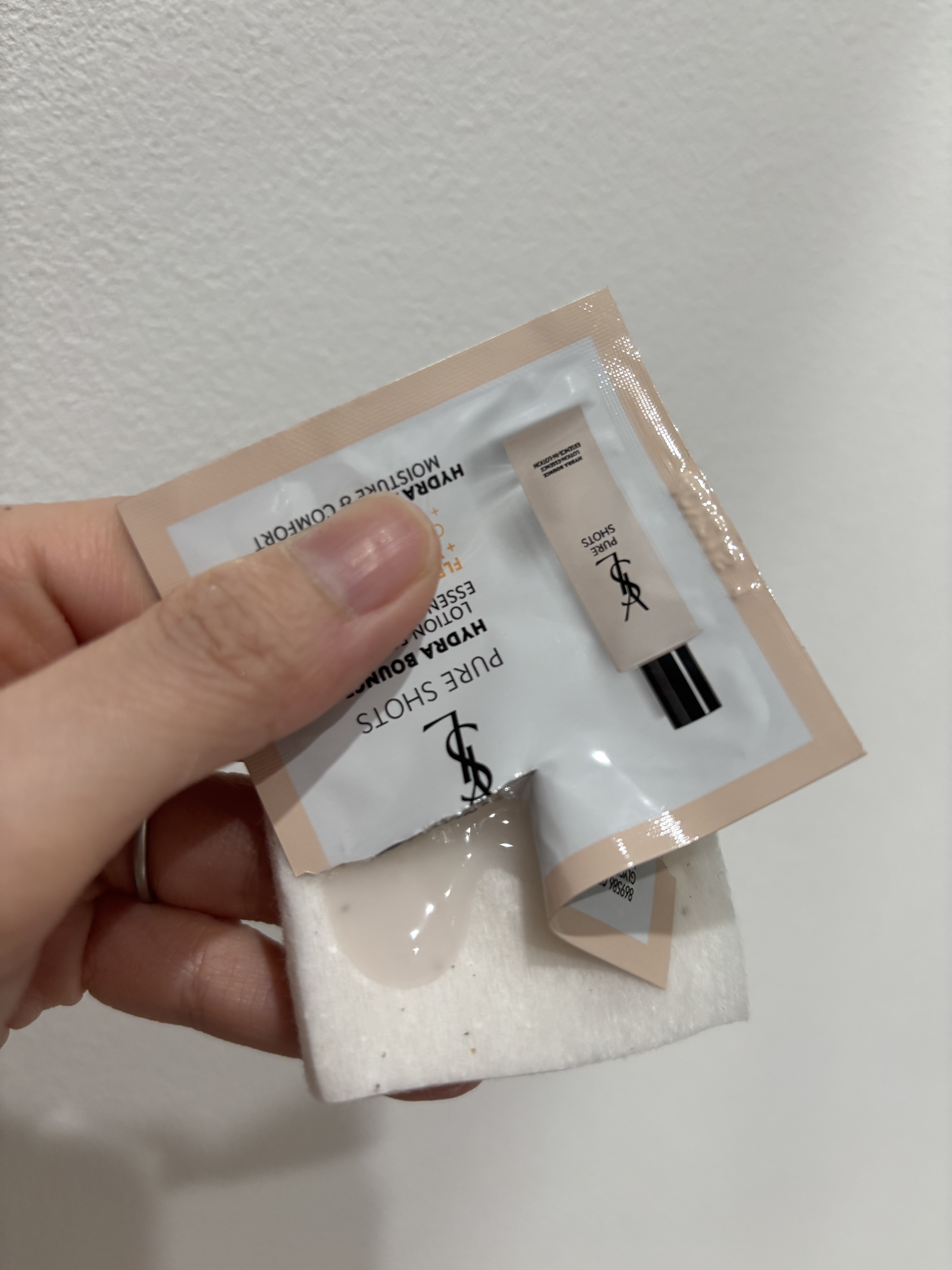 ピュアショット イドラ エッセンス ローション/YVES SAINT LAURENT BEAUTE/化粧水を使ったクチコミ（3枚目）