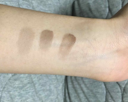 EGLIPS ナチュラルスリムフィット オートアイブロウのクチコミ「SKY007の福袋からイーグリップスのナチュラルアイブローキットのです🍎
1番右のカラーがクリ.....」(3枚目)