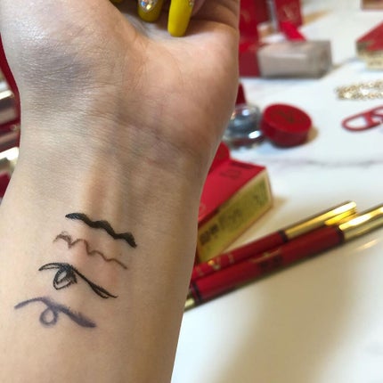 ツインライナー /ヴァレンティノ ビューティ/リキッドアイライナーを使ったクチコミ(2枚目)