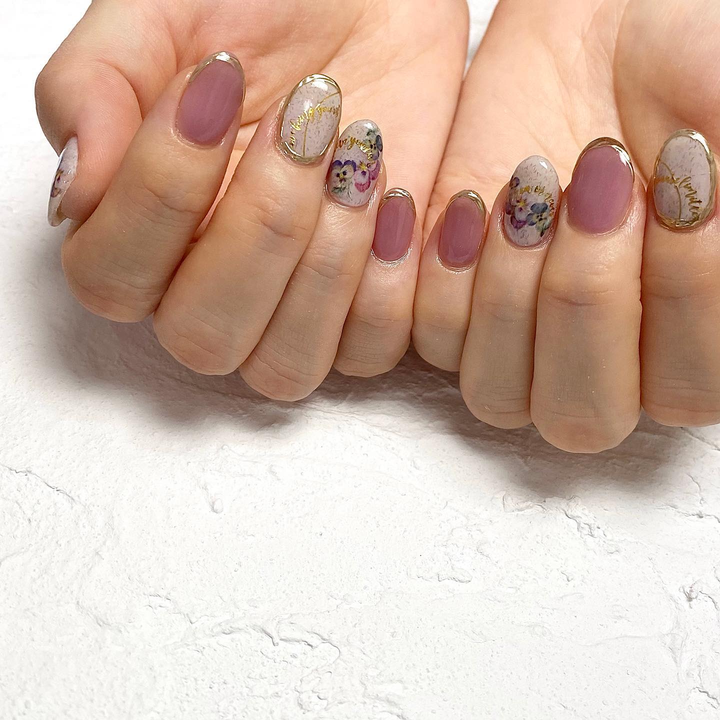 #ジェルネイル,#シアーパンジーネイル,#スマイルフォントネイル,#ミラーネイル,#ミラーフレンチネイル,#英字ネイル,#クリアネイル,#フラワーネイル,#パンジーネイル,#大人ネイル,#女子ネイル,#上品ネイル,#セルフネイル,#セルフネイル,#アレルギーレスネイル,#トレンドネイル,#春ネイル,#ネイル,#シャネイルのネイルデザイン