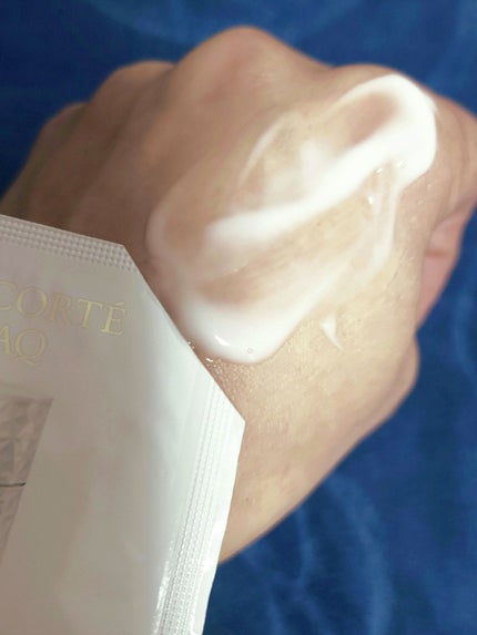 AQ アブソリュート エマルジョン マイクロラディアンス Ⅱ/DECORTÉ/乳液を使ったクチコミ(4枚目)