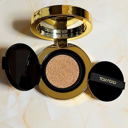 シェイド アンド イルミネイト ファンデーション SPF45 ソフト ラディアンス クッション コンパクト/TOM FORD BEAUTY/リキッドファンデーションを使ったクチコミ(4枚目)