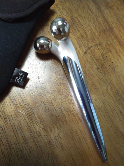 ReFa ReFa ACTIVEのクチコミ「肌に吸い付く感じで持ち上げ、血行が良くなります。マッサージ器具としても優秀だと思います。
とて.....」(3枚目)