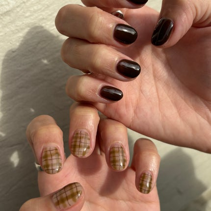 夏美🍉フォロバ on LIPS 「【片手チェックのネイル集😶🌫️🤎🍁】今年の秋とにかくオーダー..」(4枚目)