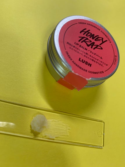 ラッシュ みつめてハニーのクチコミ「HONEY TRAP
リップバーム
買った時の値段は分かりませんが、
LUSHの公式ホームペ.....」(1枚目)