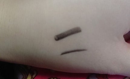 「密着アイライナー」クリームペンシル/デジャヴュ/ペンシルアイライナーを使ったクチコミ(2枚目)