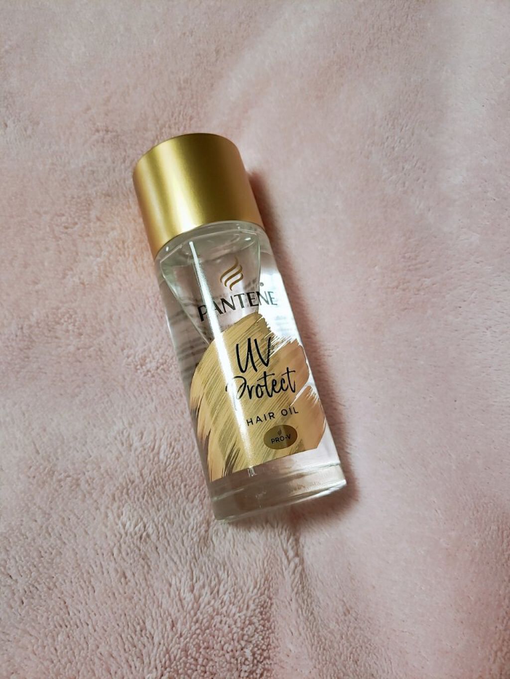 *パンテーン UVカット ヘアオイル*

毎年夏になると髪の日焼けが気になる！！
紫外線で傷むのなんとかしたい！！！！！
そう思って購入したこちらのオイルですが…

感想：どうやったらうまくだせるん！？

まず、UVカット効果って髪の毛はな