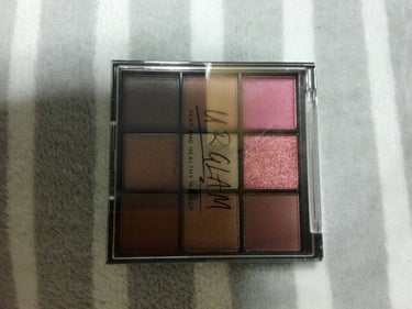 UR GLAM　BLOOMING EYE COLOR PALETTE/U R GLAM/パウダーアイシャドウを使ったクチコミ（1枚目）