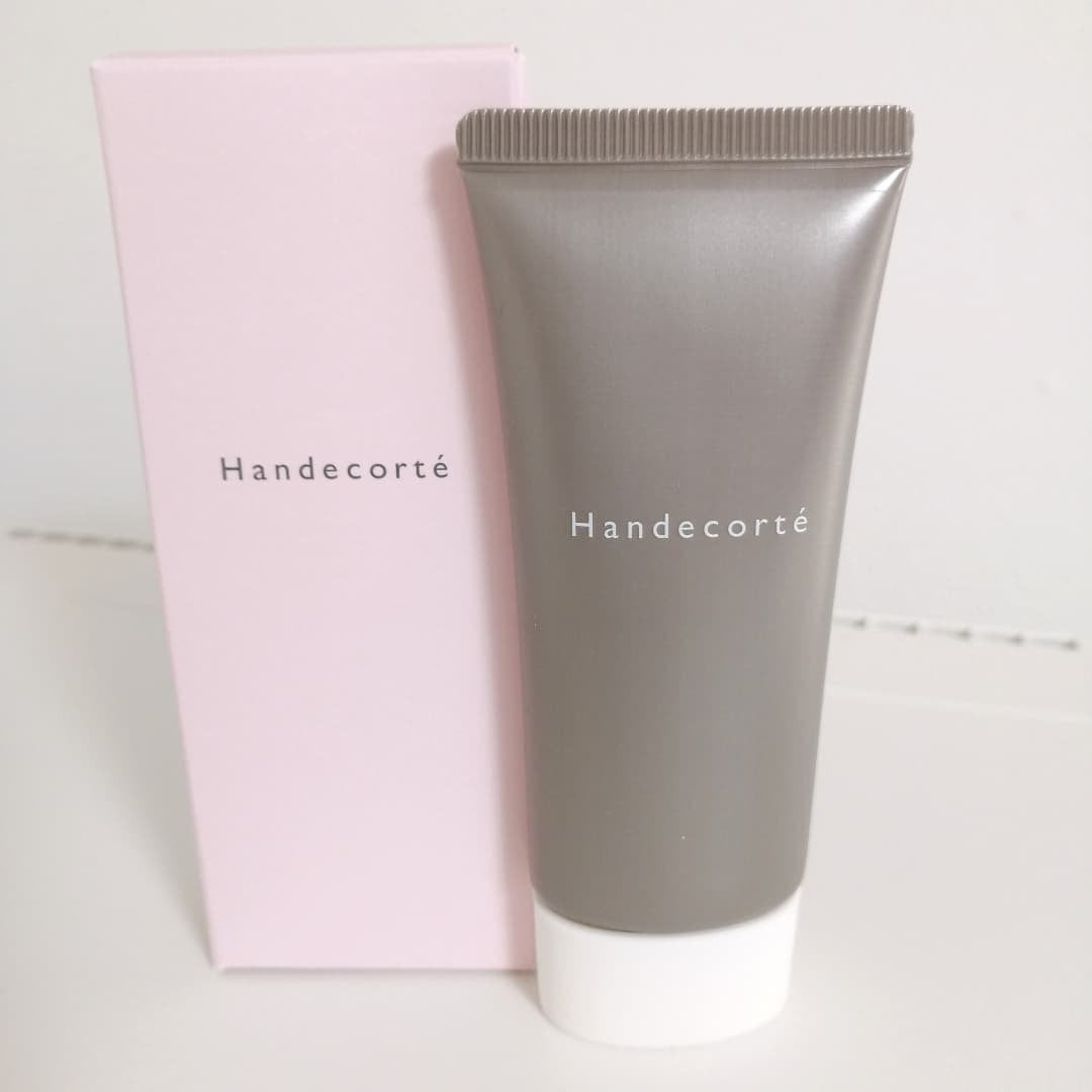 lili on LIPS 「『キユートピアハンデコルテ』ハンドと首・デコルテ用のクリームで..」(1枚目)