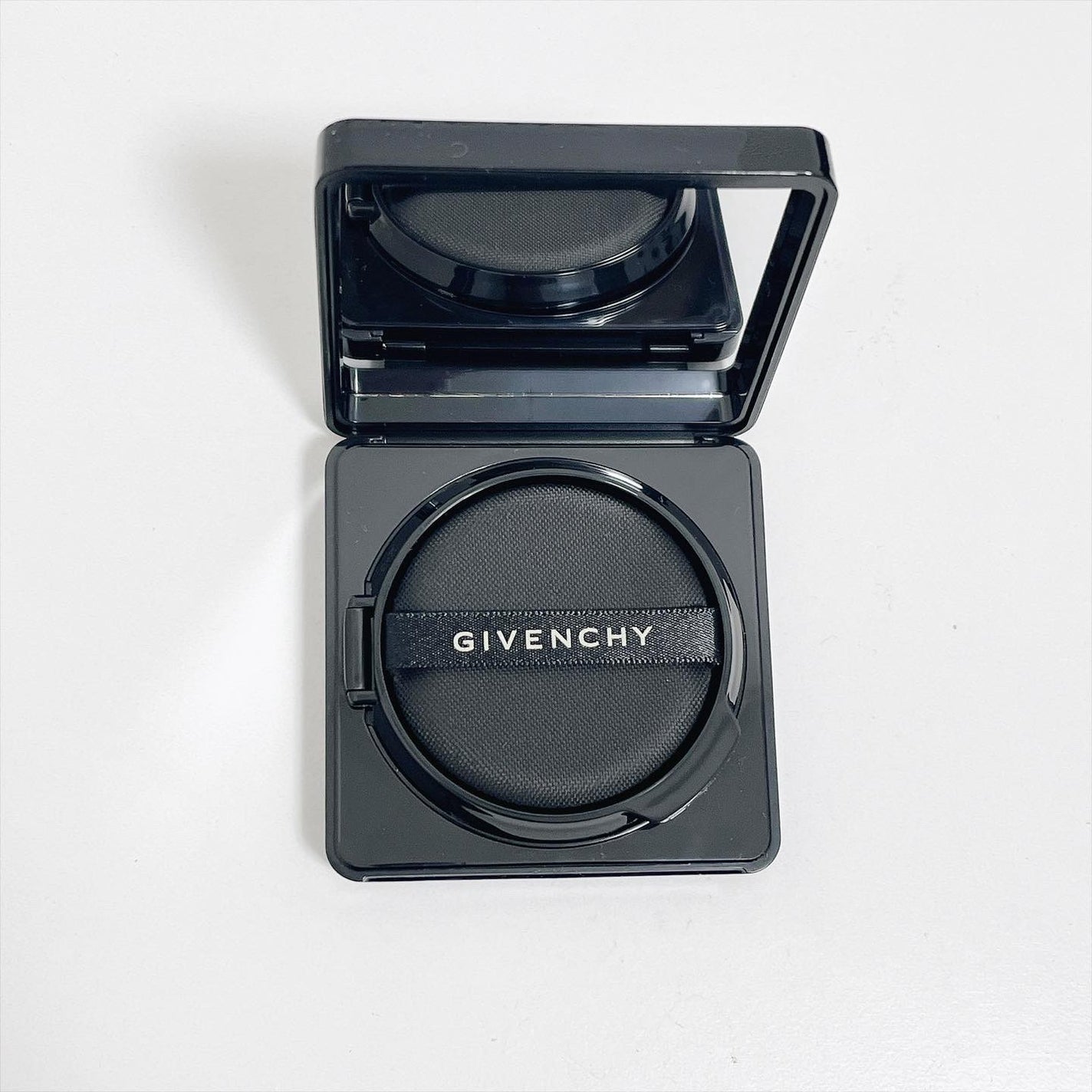ソワン ノワール UV コンパクト/GIVENCHY/日焼け止めローションを使ったクチコミ(3枚目)