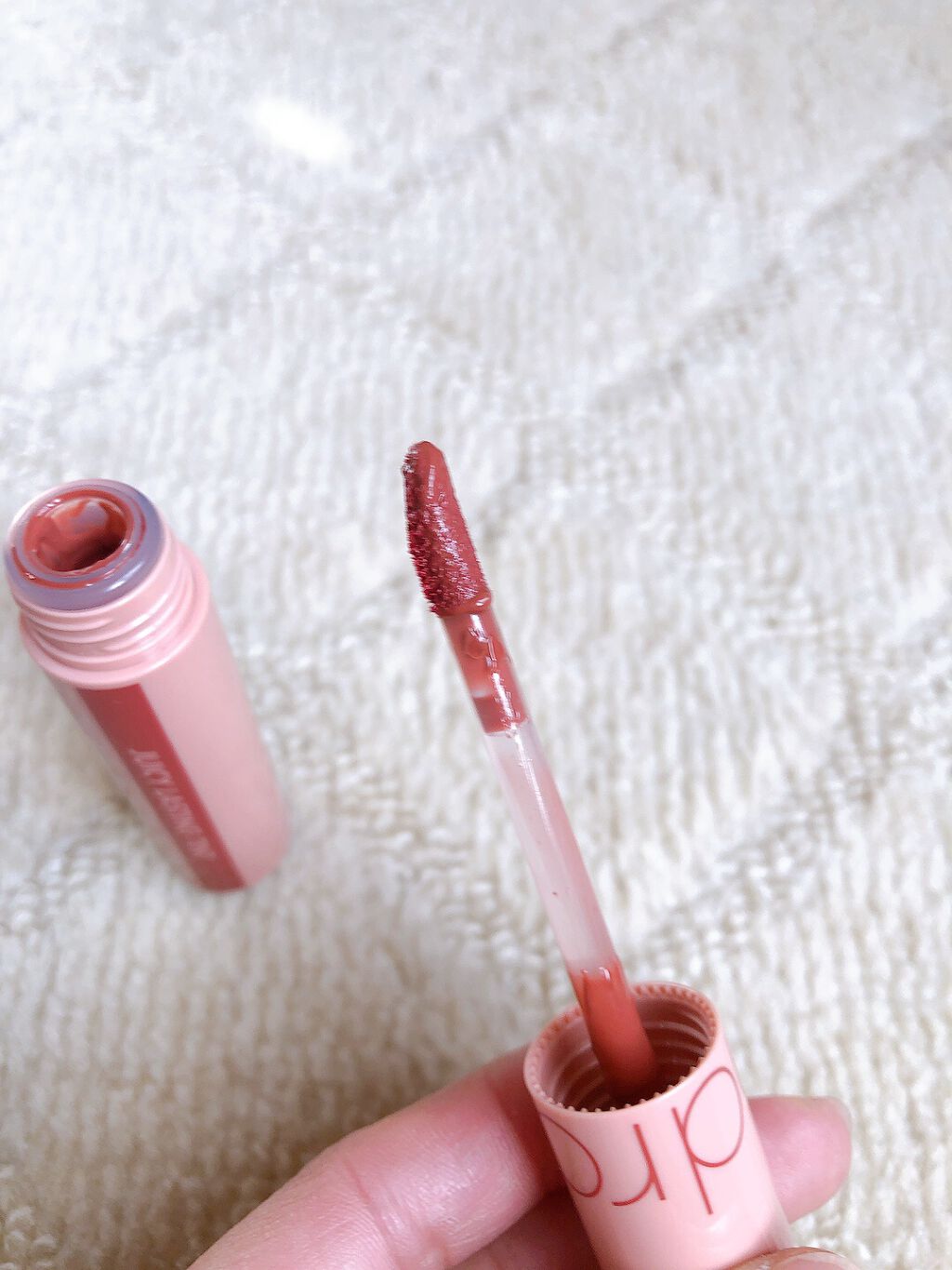 ジューシーラスティングティント/rom&nd/リップティントを使ったクチコミ（3枚目）