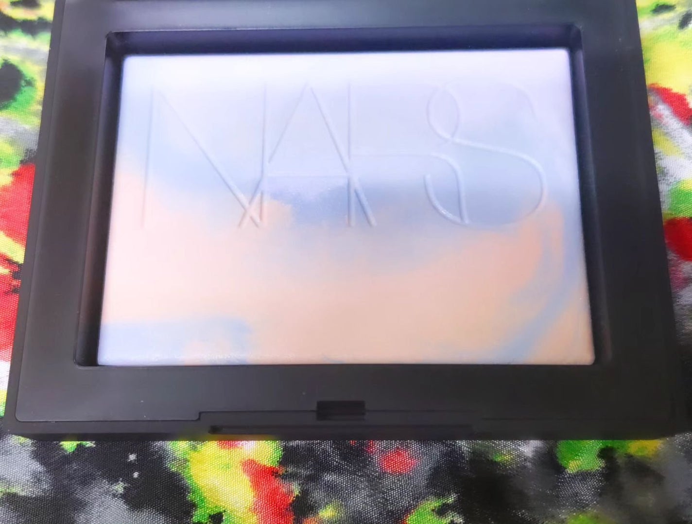 ライトリフレクティング プリズマティックパウダー/NARS/プレストパウダーを使ったクチコミ(3枚目)