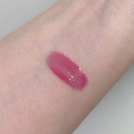 トーン ペタル エッセンス グロス/to/one/リップグロスを使ったクチコミ(2枚目)