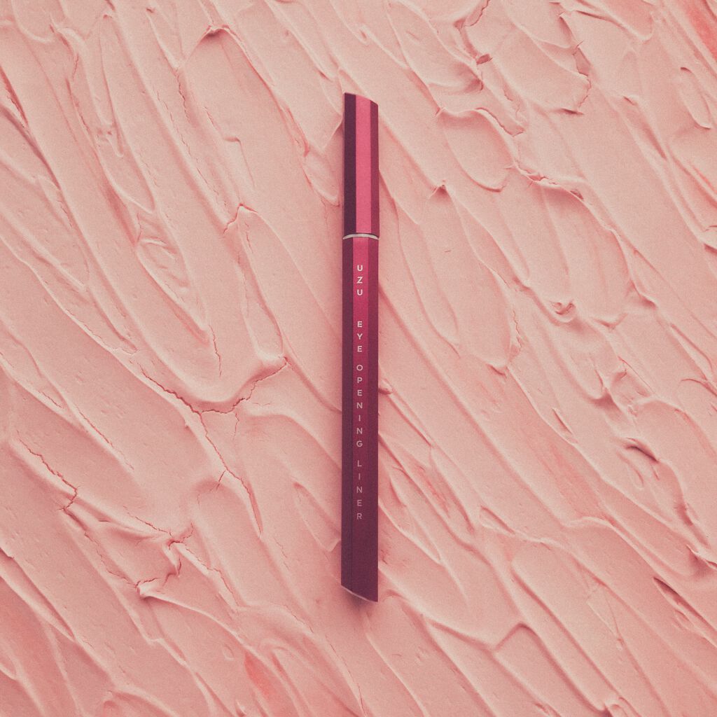 EYE OPENING LINER BURGUNDY/UZU BY FLOWFUSHI/リキッドアイライナーを使ったクチコミ（1枚目）