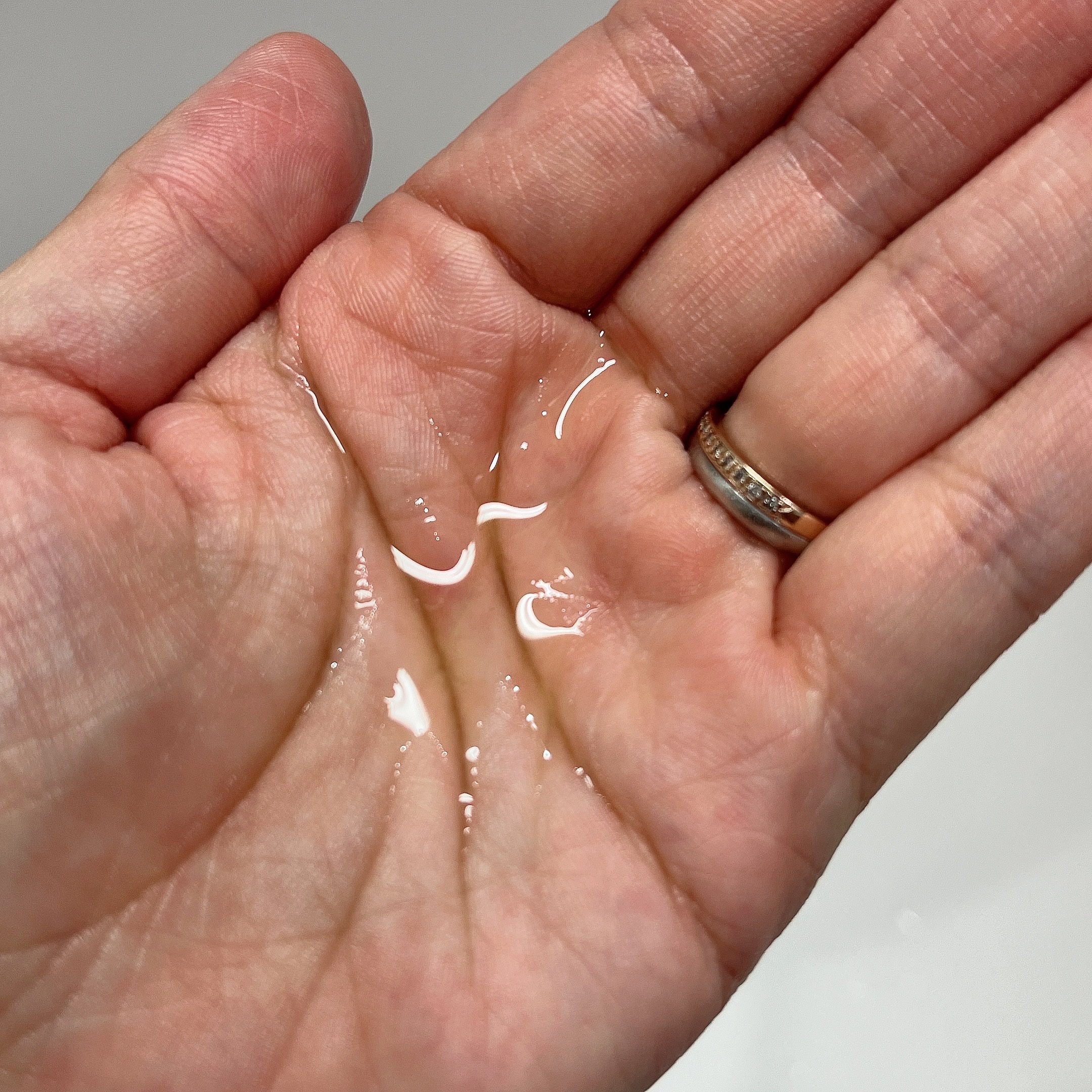 アーモンド モイスチャライジングシャワーオイル/L'OCCITANE/ボディソープを使ったクチコミ（3枚目）