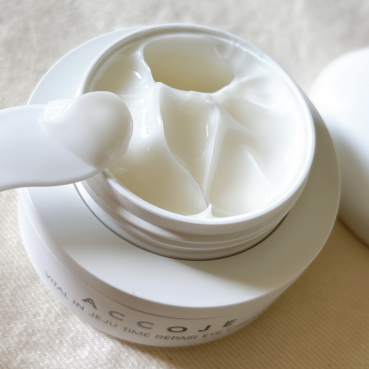 バイタル イン ジェジュ タイム リペア アイクリーム/ACCOJE/アイケア・アイクリームを使ったクチコミ（3枚目）