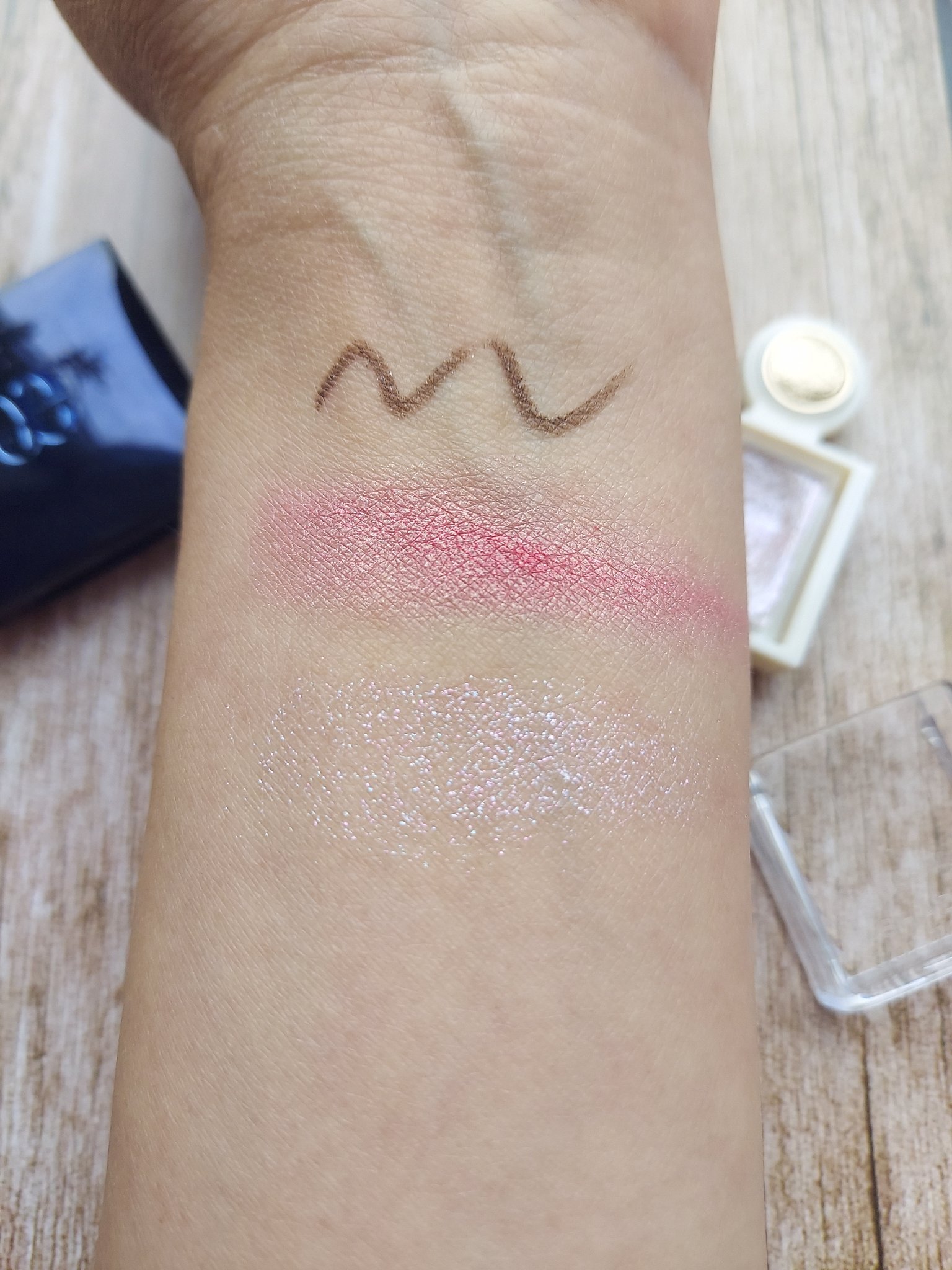 ラズル アイカラー 42 Peach marshmallow/エレガンス ラズル /単色アイシャドウを使ったクチコミ（2枚目）