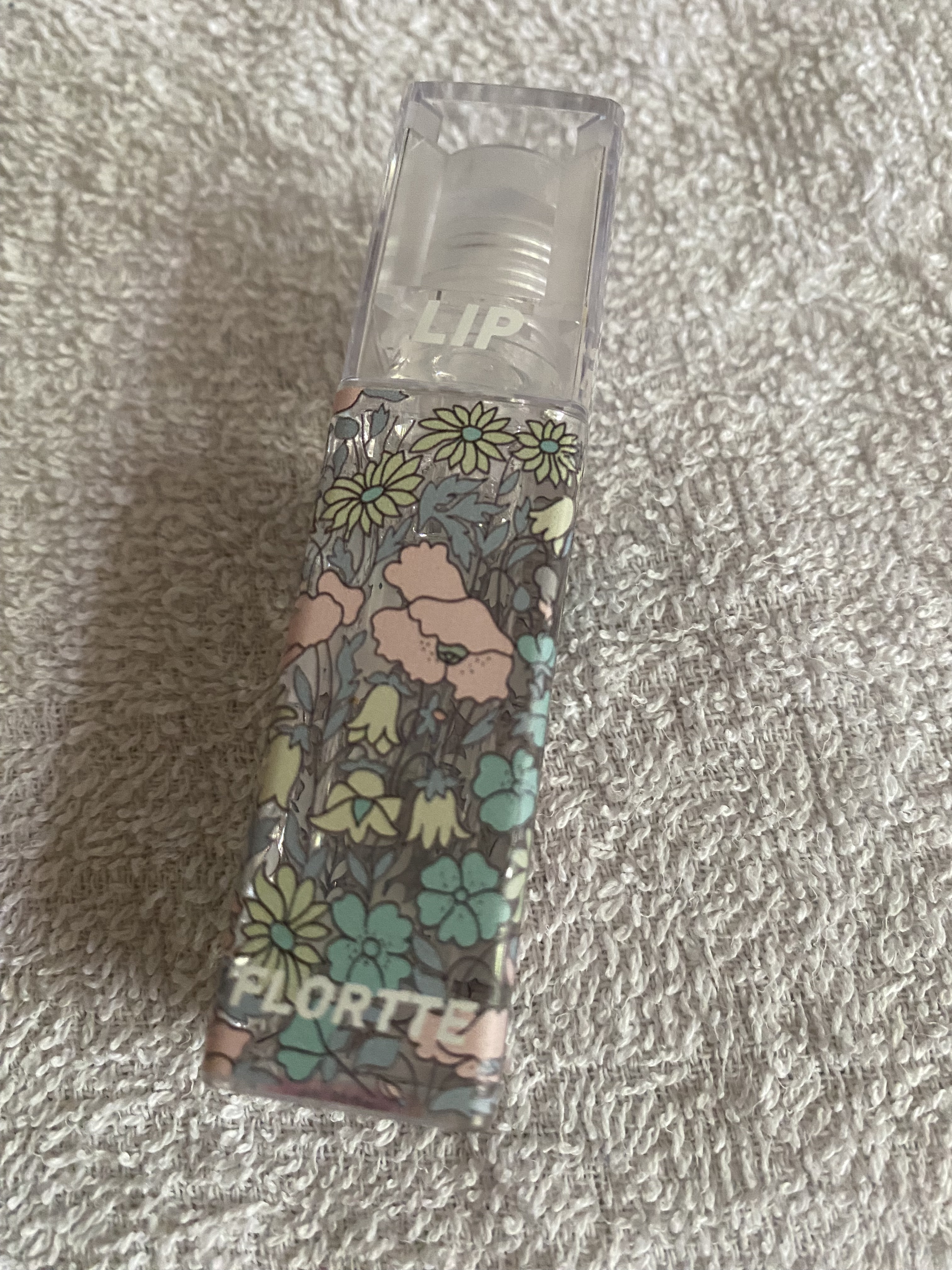 FLORTTE グラデーション リップグロスのクチコミ「7sGood購入品紹介。フロレットのリップグロスを紹介します！以前紹介した青いラメが入ったグロ.....」（1枚目）