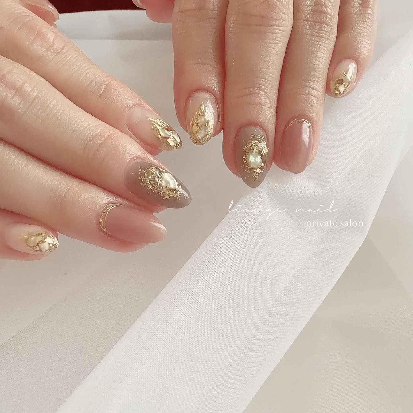 #ネイル,#大人ニュアンスネイル,#ニュアンスネイル,#ジェルネイル,#ミラーネイル,#シェルネイル,#春ネイル,#オフィスネイルのネイルデザイン